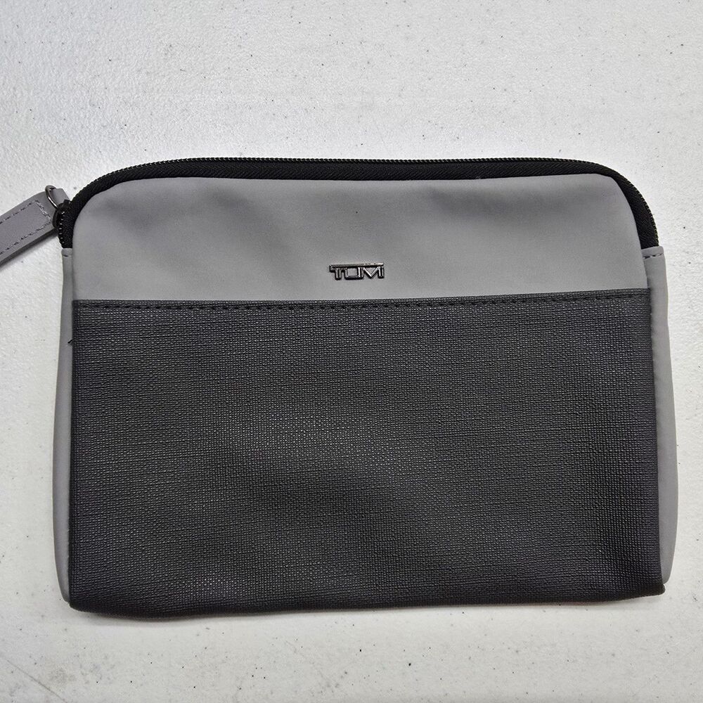 Tumi For Delta Accessory Travel Bag Pouch Gray 8x6 Zip Close - Picture 1 of 5